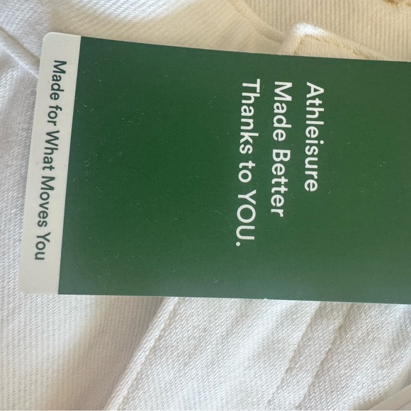 HALARA Flex Denim in winter white! FLEX DENIM is so comfy cute and FLATTERING 🔥 - Picture 10 of 15